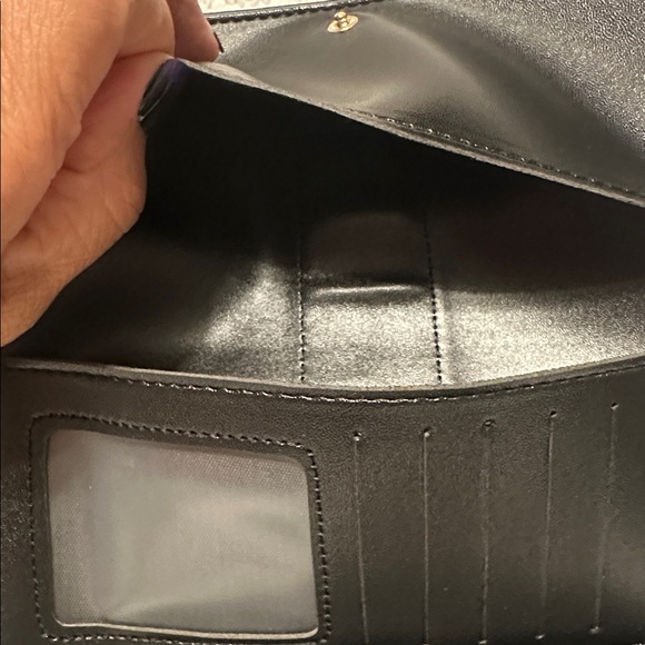 Fashion Inspired Item (WALLET) - Picture 5 of 10